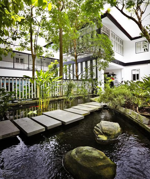 media-article-business-times-colonial-house-pond